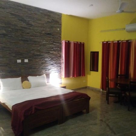Royale Achaya Bed and Breakfast Chennai Exteriör bild